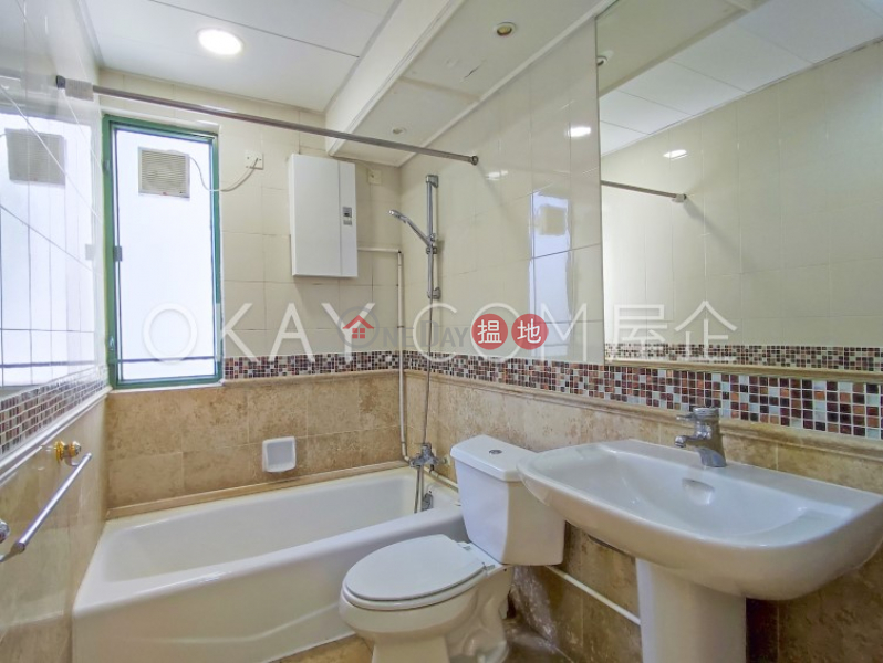 HK$ 22M, Robinson Place Western District Nicely kept 2 bedroom in Mid-levels West | For Sale