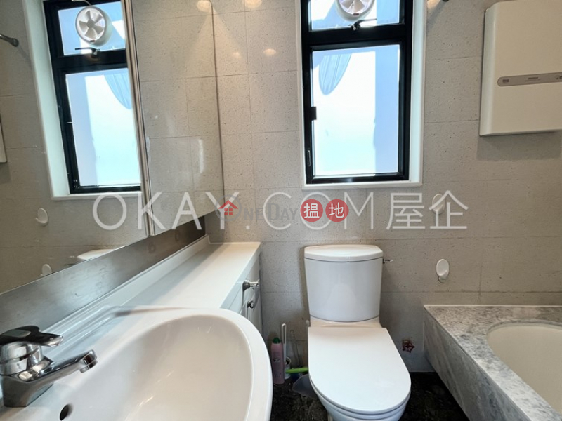 HK$ 25,900/ month | Bella Vista | Western District, Intimate 3 bedroom on high floor with harbour views | Rental