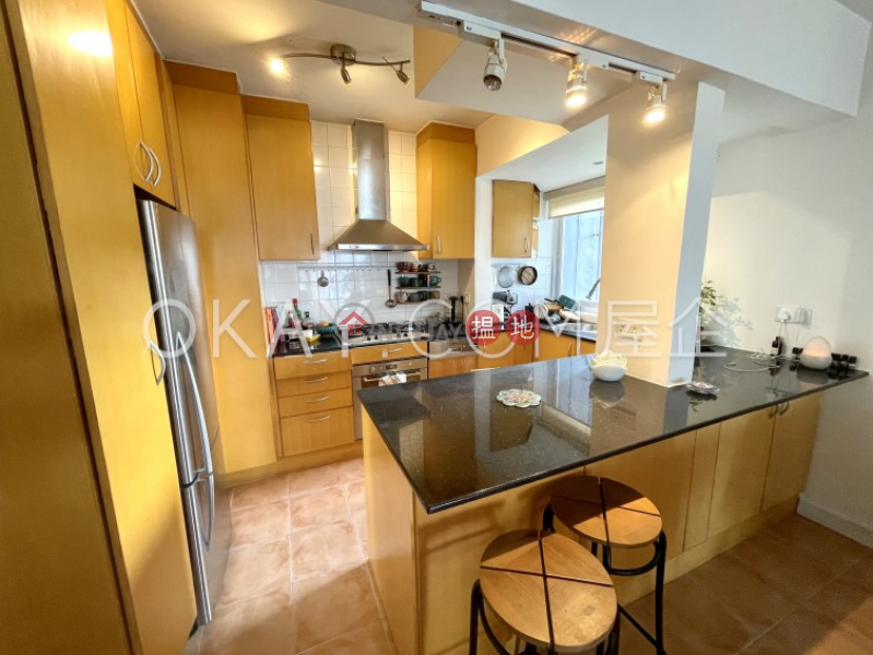 HK$ 9.2M Discovery Bay, Phase 3 Hillgrove Village, Glamour Court, Lantau Island Cozy 2 bedroom on high floor with sea views & balcony | For Sale