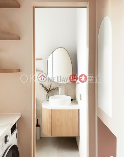HK$ 7.5M Johnson Mansion Western District Tasteful 1 bedroom on high floor with rooftop | For Sale