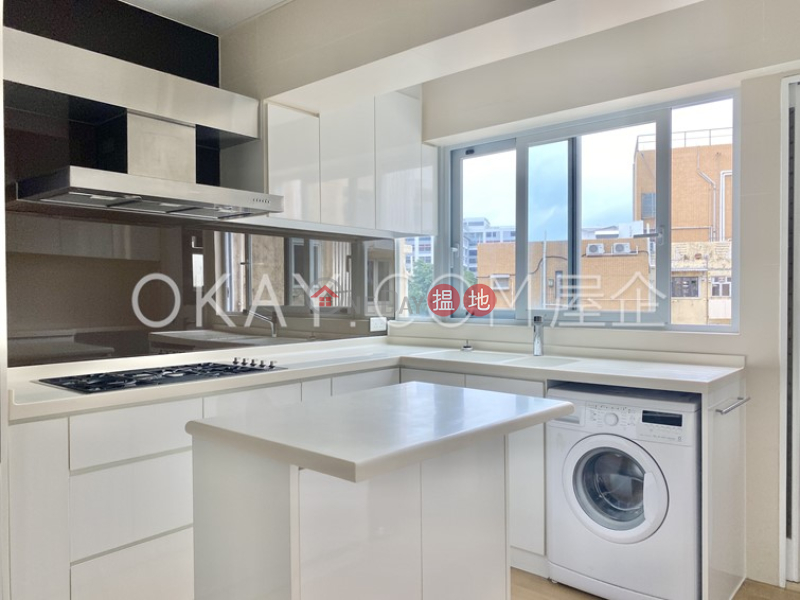 Efficient 2 bed on high floor with rooftop & balcony | Rental | Block 45-48 Baguio Villa 碧瑤灣45-48座 Rental Listings