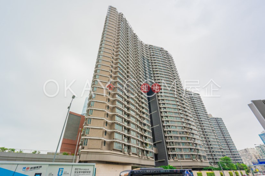 Nicely kept 2 bedroom with balcony | Rental | Grand Austin Tower 1 Grand Austin 1座 Rental Listings
