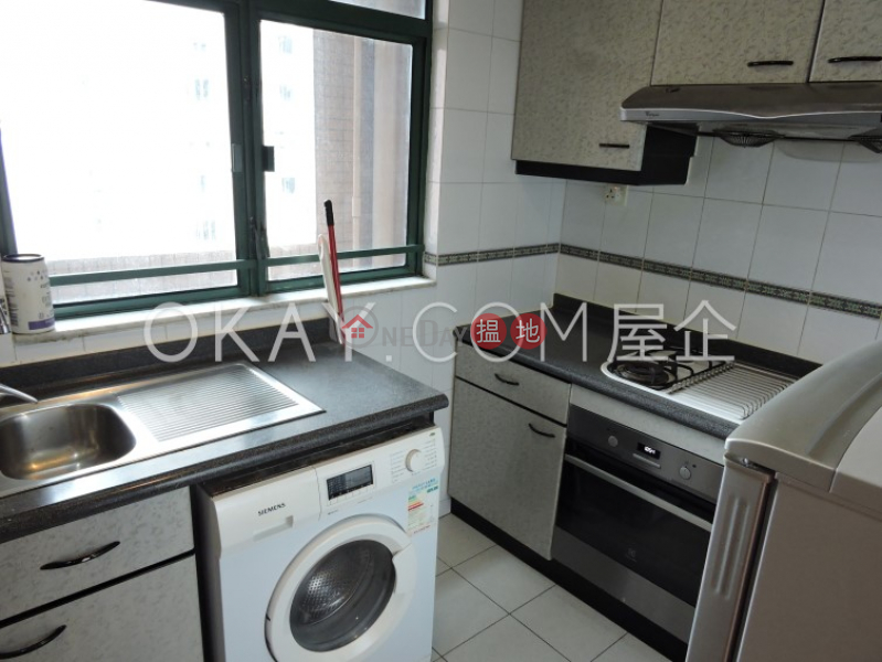 HK$ 33,000/ month | Hillsborough Court, Central District | Lovely 2 bedroom on high floor | Rental