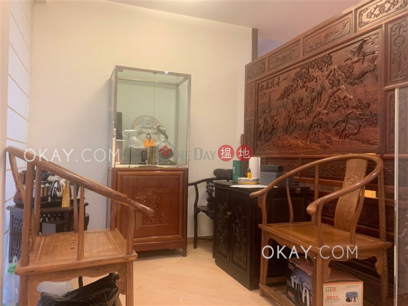 Popular 5 bedroom on high floor with balcony & parking | For Sale | Avignon Tower 5 星堤5座 Sales Listings