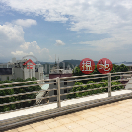 Top Floor CWB Apt + Private Roof & CP
