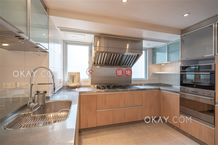 HK$ 60,000/ month Realty Gardens Western District, Efficient 2 bed on high floor with balcony & parking | Rental