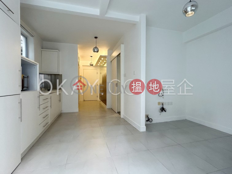 Charming 1 bedroom with terrace | For Sale | CNT Bisney 美琳園 _0