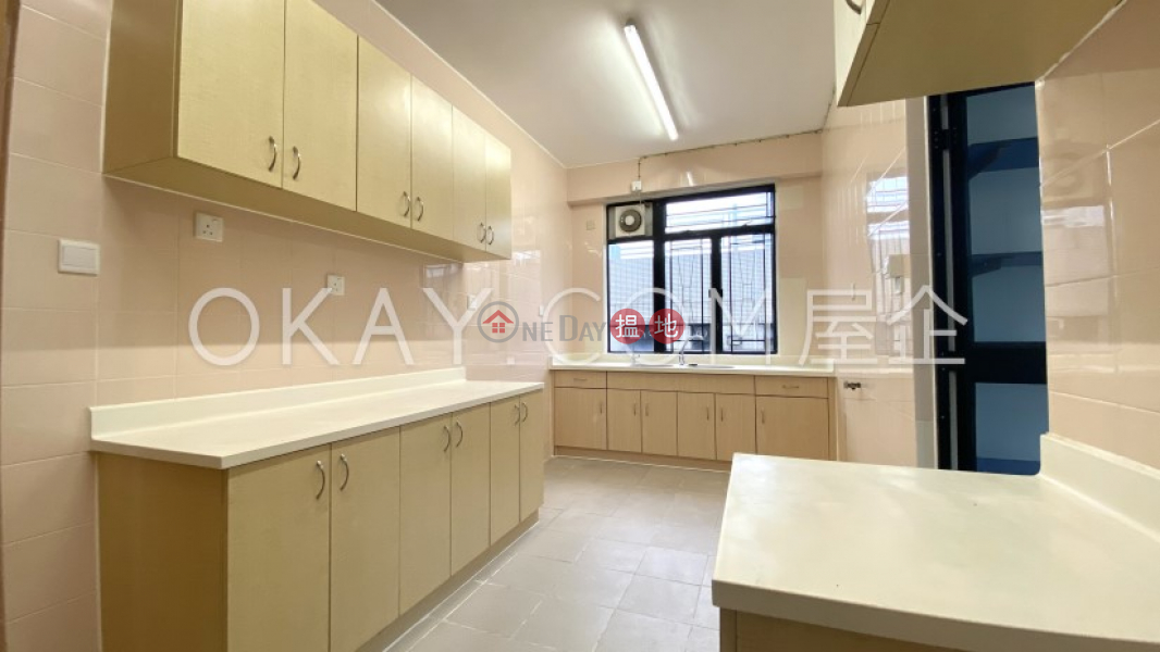 Unique 3 bedroom with balcony & parking | Rental | TANG COURT 怡德花園 Rental Listings