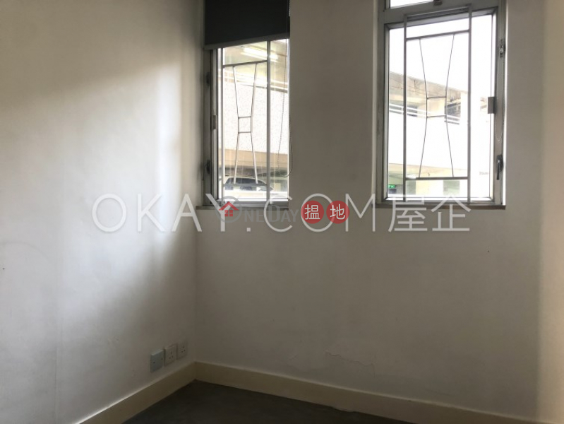 HK$ 33,000/ month | Jing Tai Garden Mansion | Western District Elegant 3 bedroom with balcony | Rental
