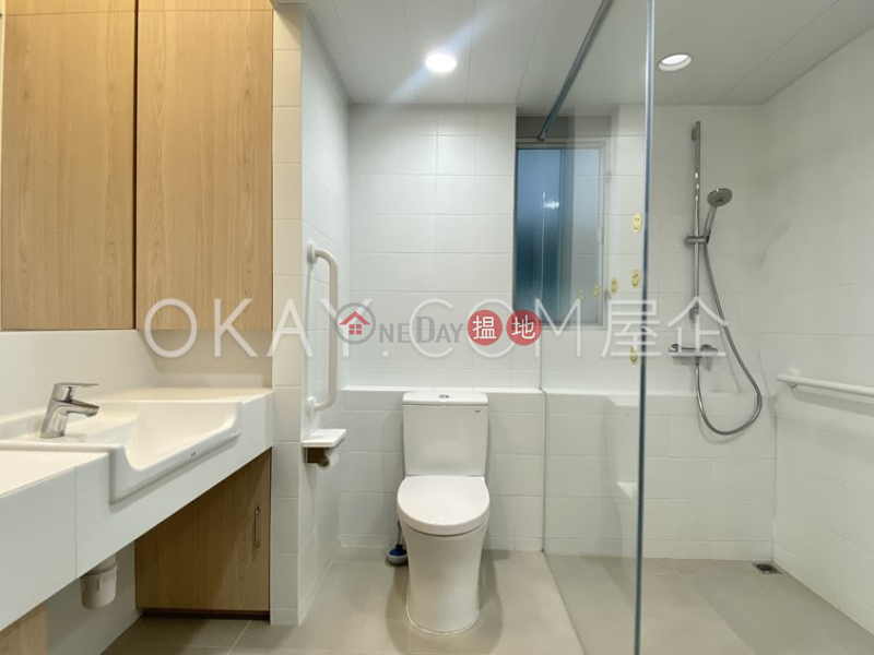 HK$ 55,000/ month Marlborough House, Wan Chai District Efficient 3 bedroom with balcony | Rental