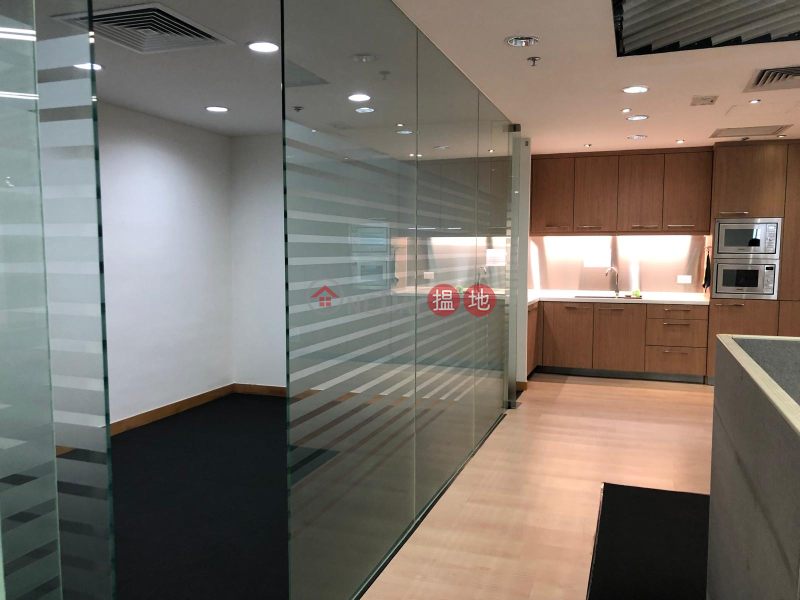 Ever Gain Plaza Tower 1 High Industrial Sales Listings, HK$ 17M