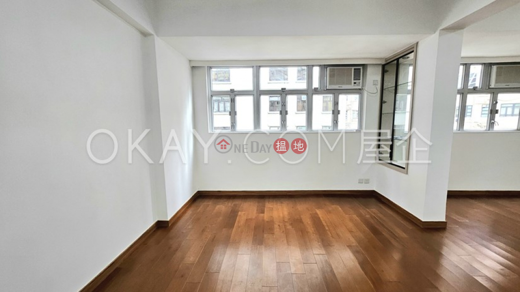 Elegant 3 bedroom on high floor | Rental, Ping On Mansion 平安大廈 Rental Listings | Western District (OKAY-R100793)