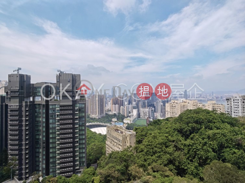 Stylish 3 bedroom with balcony | Rental, Aurizon Quarters 金雲閣 | Wan Chai District (OKAY-R407626)_0