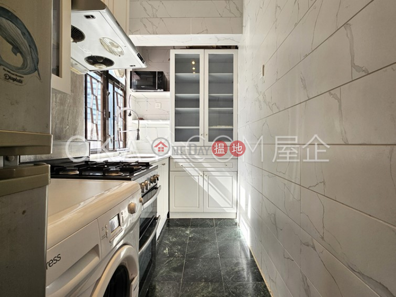 Stylish 3 bed on high floor with harbour views | Rental | Kam Kin Mansion 金堅大廈 Rental Listings