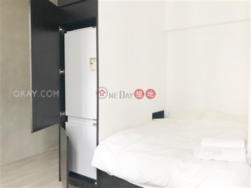 HK$ 8M, 12 Tai Ping Shan Street | Central District | Practical studio on high floor with rooftop | For Sale