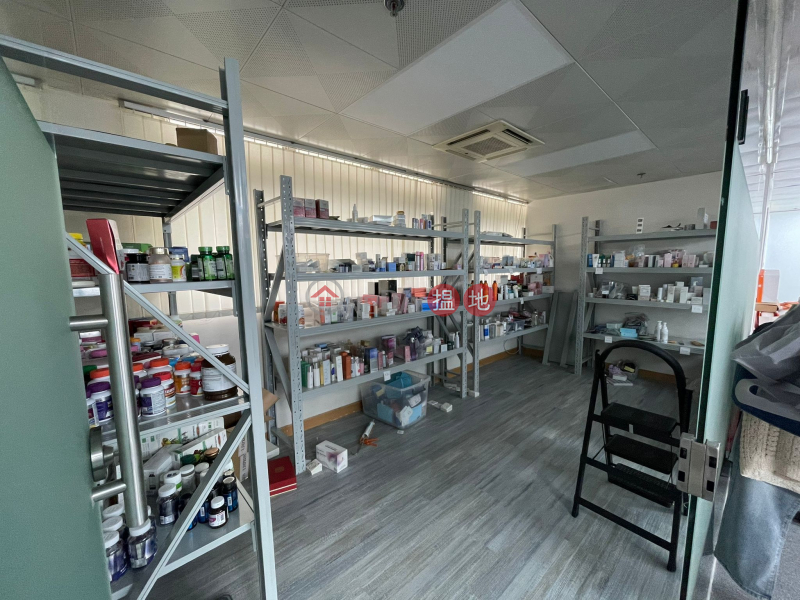 HK$ 50,000/ month | Kwai Tak Industrial Centre | Kwai Tsing District Kwai Chung Kwai Tak Industrial Center: Bright And Quite New Office Deco With Distinct Partitions