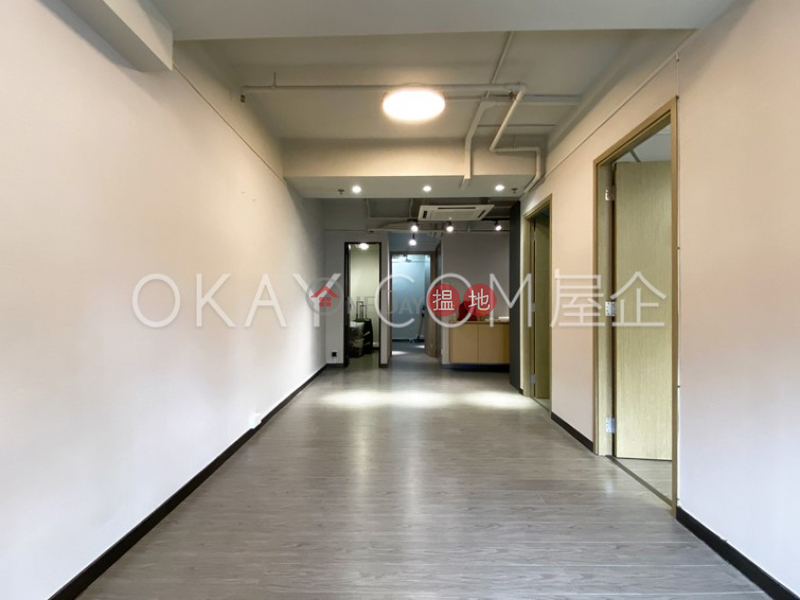 Popular 3 bedroom in Central | For Sale, GLENEALY TOWER 華昌大廈 Sales Listings | Central District (OKAY-S387793)