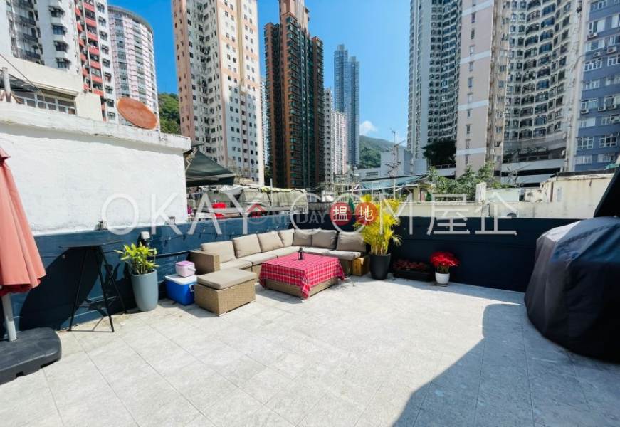 Property Search Hong Kong | OneDay | Residential | Sales Listings | Stylish 2 bedroom on high floor with rooftop | For Sale