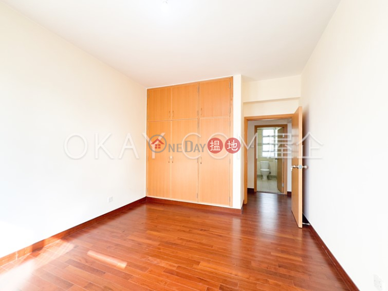 HK$ 58,400/ month | Aurora - Quarters, Wan Chai District | Charming 3 bedroom with balcony & parking | Rental