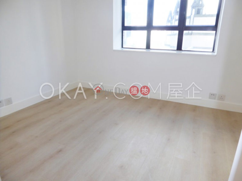 Nicely kept 2 bedroom in Mid-levels West | For Sale | Robinson Heights 樂信臺 Sales Listings
