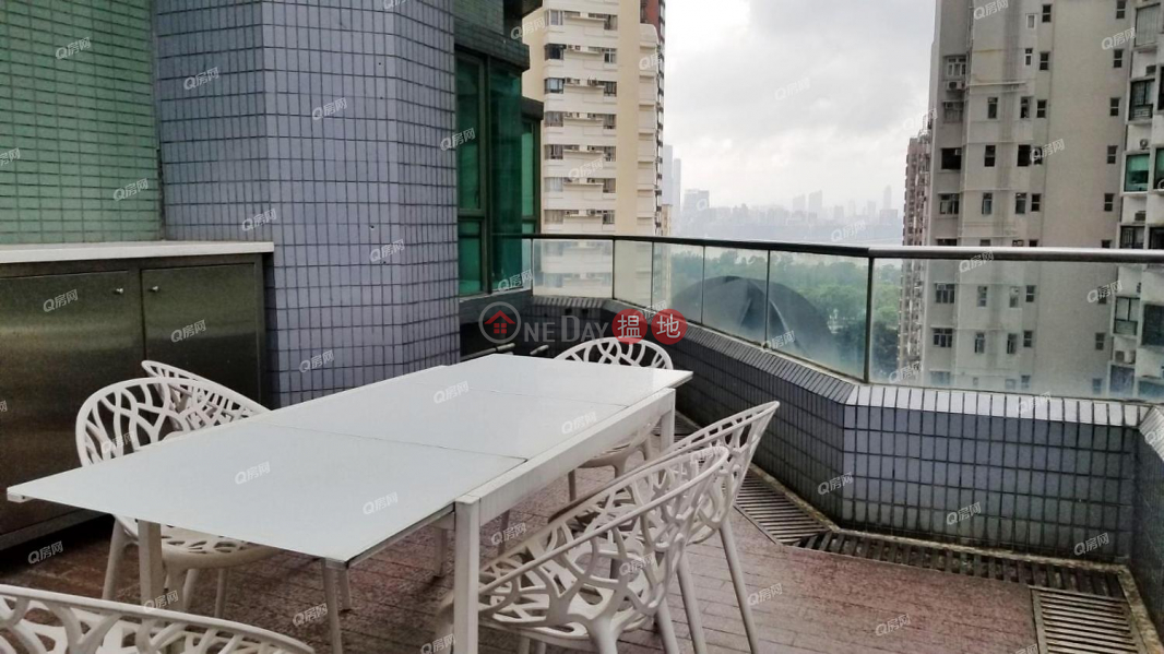 HK$ 55,000/ month Y.I, Wan Chai District Y.I | 3 bedroom Low Floor Flat for Rent