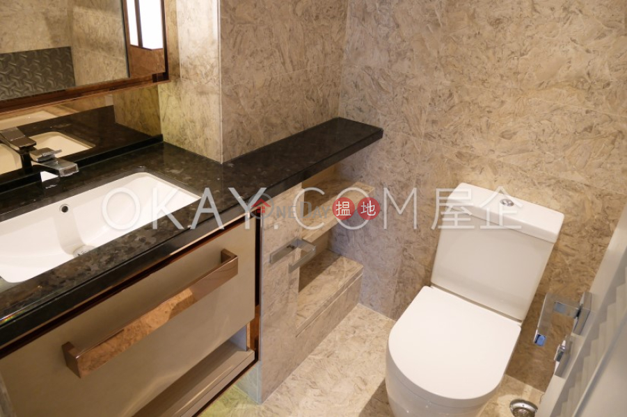 1房1廁,極高層,露台梅馨街8號出租單位|梅馨街8號(8 Mui Hing Street)出租樓盤 (OKAY-R353290)