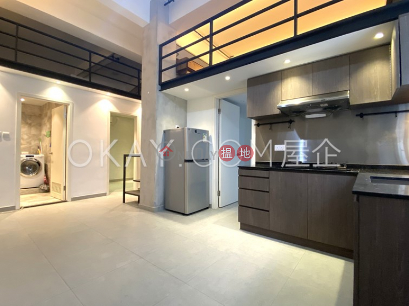 Rare 2 bedroom in Happy Valley | Rental, 15-17 Village Terrace 山村臺 15-17 號 Rental Listings | Wan Chai District (OKAY-R395180)