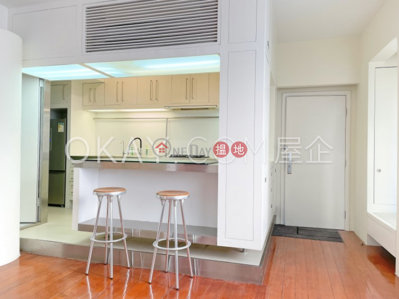 Rare 2 bedroom with parking | Rental | 10-12A Happy View Terrace | Wan Chai District | Hong Kong, Rental HK$ 30,000/ month