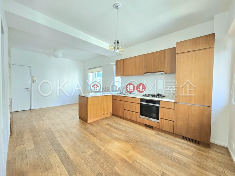 Generous 1 bedroom in Western District | Rental | Nan Sang Building 南生大廈 Rental Listings