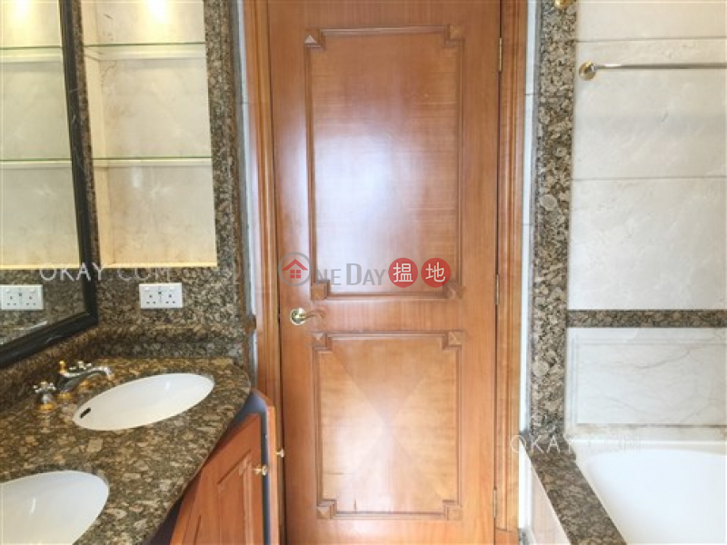 HK$ 117,000/ 月-譽皇居-中區-3房2廁,星級會所,連車位,露台《譽皇居出租單位》