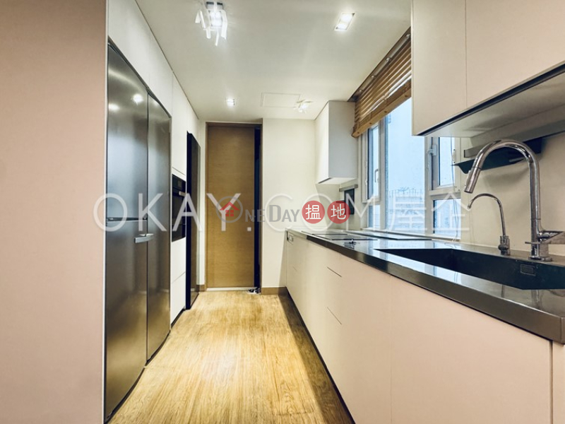 HK$ 33M | Hatton Place | Western District, Unique 2 bedroom with balcony & parking | For Sale