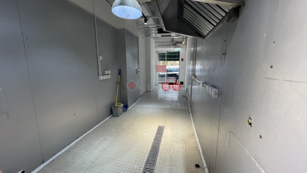 F&B Unit for rent in affluent street of Causeway Bay | Bartlock Centre 百樂中心 Rental Listings