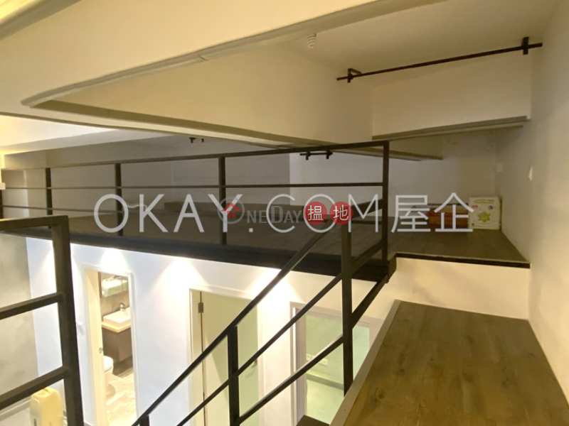 HK$ 2,200萬山村臺 15-17 號灣仔區-2房1廁,可養寵物山村臺 15-17 號出售單位