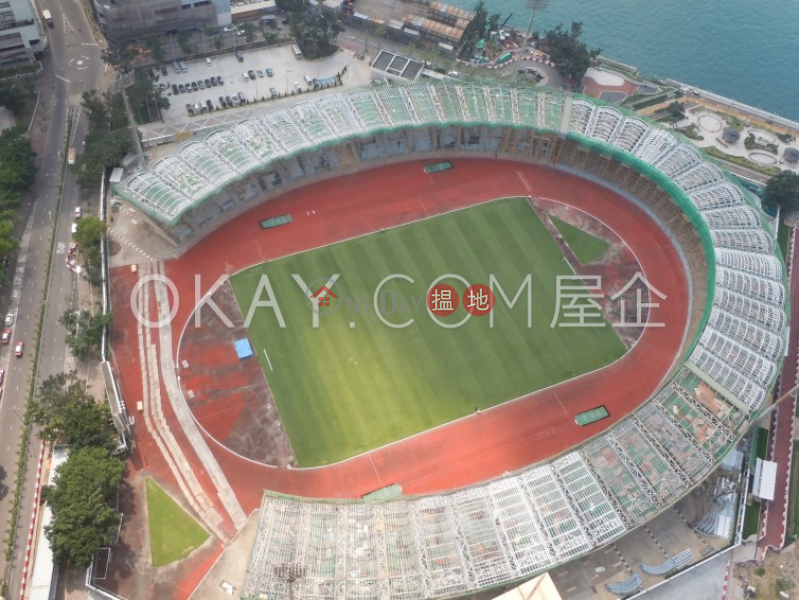 Property Search Hong Kong | OneDay | Residential Sales Listings, Luxurious 2 bed on high floor with sea views & rooftop | For Sale