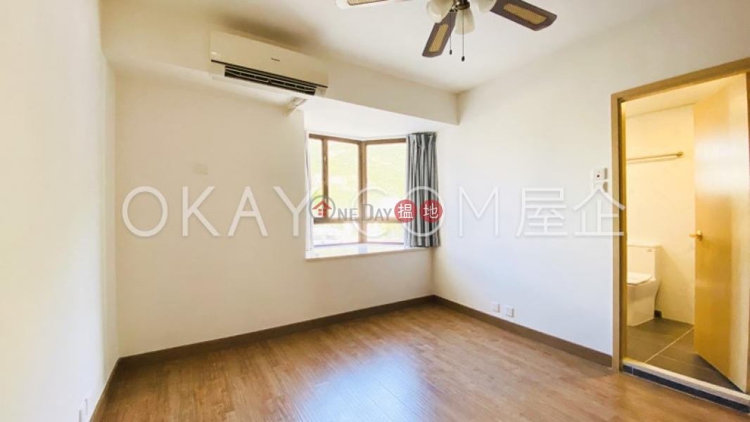 Tasteful 2 bedroom with balcony & parking | Rental 33 South Bay Close | Southern District, Hong Kong, Rental | HK$ 42,000/ month