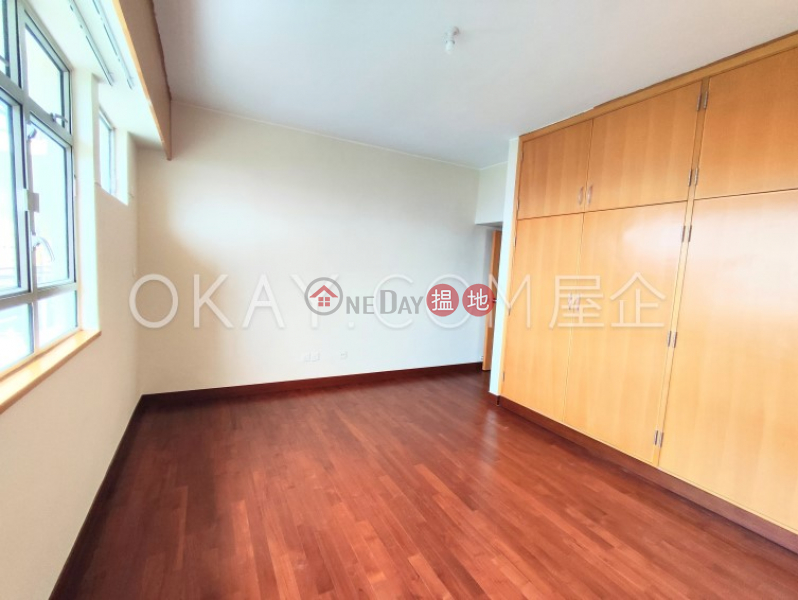 Beautiful 3 bedroom with balcony & parking | Rental | Aurizon Quarters 金雲閣 Rental Listings