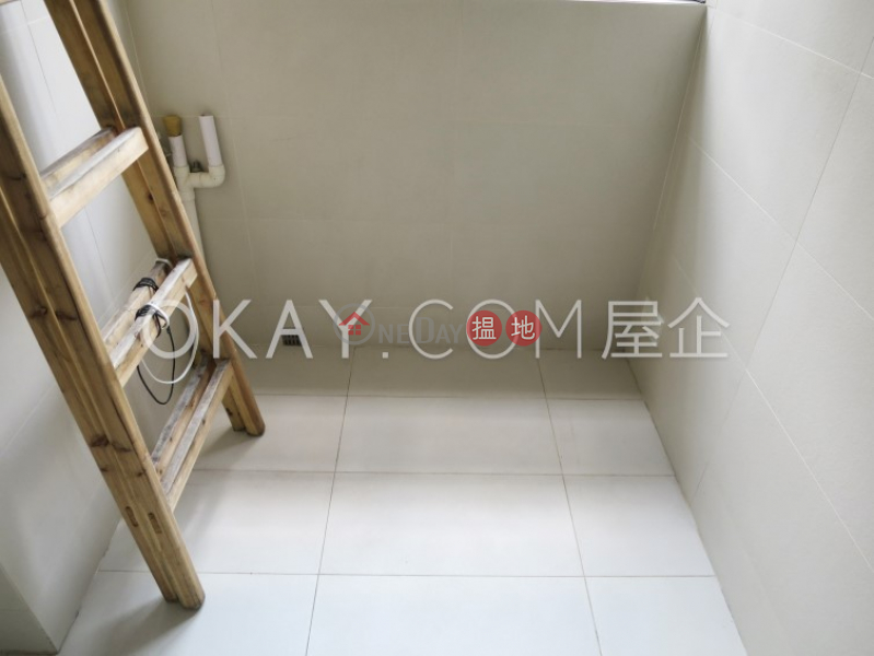 Popular 3 bedroom with sea views & parking | For Sale | Skylight Tower 嘉麗苑 Sales Listings