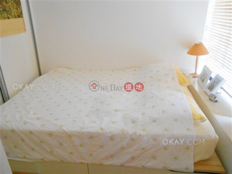 HK$ 25,000/ month, Centre Place | Western District | Generous 1 bedroom on high floor with balcony | Rental