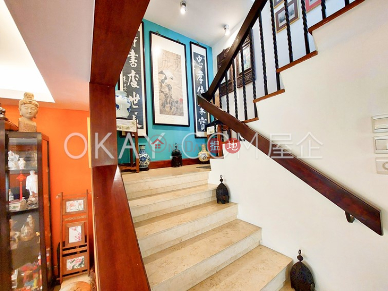Nicely kept house with rooftop, balcony | For Sale | Clover Lodge 萬宜山莊 Sales Listings