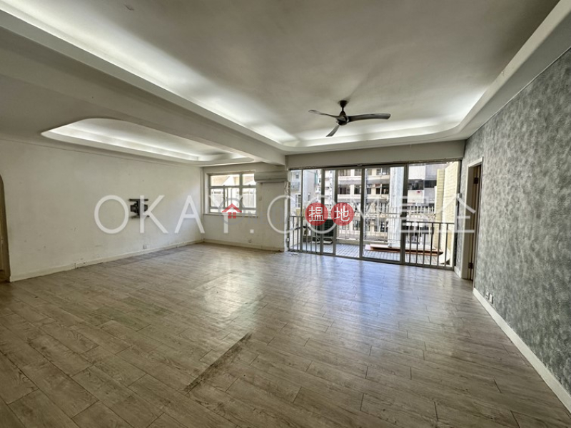 Lovely 3 bedroom with balcony & parking | Rental | Emerald Court 翡翠樓 Rental Listings