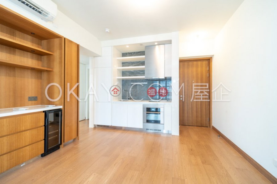 HK$ 37,000/ month | Resiglow, Wan Chai District Lovely 2 bedroom with balcony | Rental