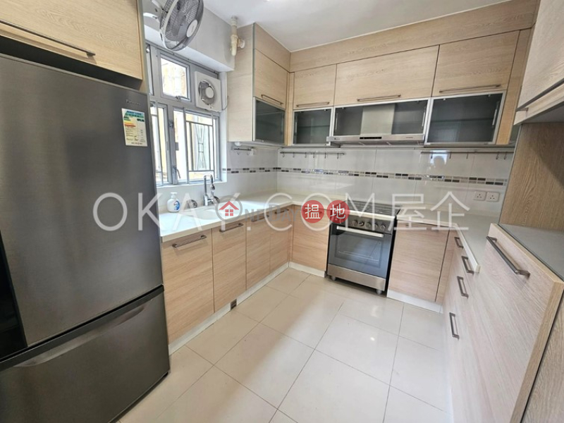 HK$ 53,000/ month Block 45-48 Baguio Villa Western District, Efficient 3 bed on high floor with balcony & parking | Rental