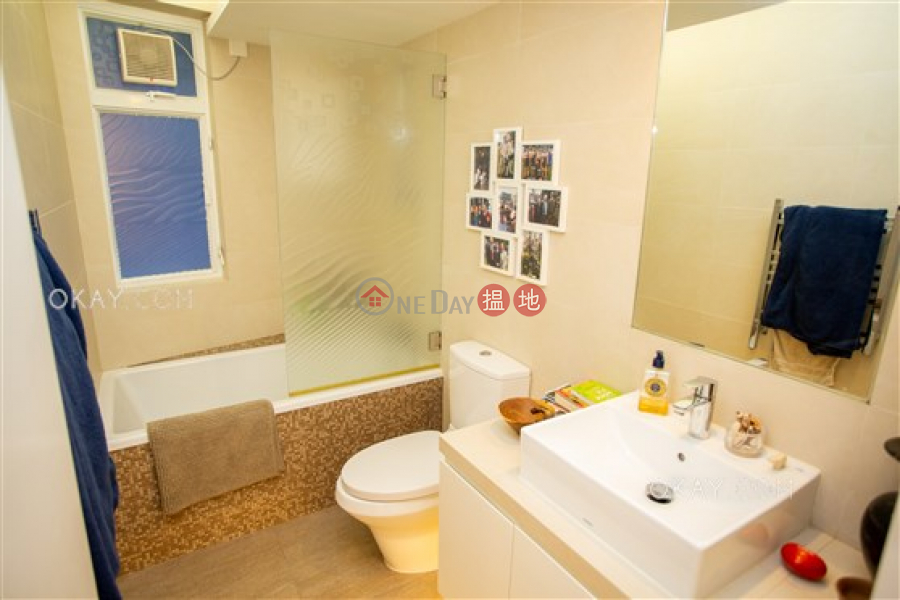 Stylish 3 bedroom with balcony & parking | For Sale | Greenery Garden 怡林閣A-D座 Sales Listings