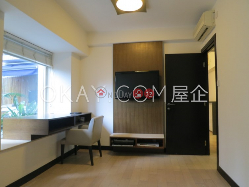 Lovely 2 bedroom with terrace | Rental, Centrestage 聚賢居 Rental Listings | Central District (OKAY-R82790)