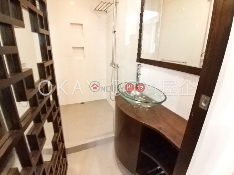 HK$ 70,000/ month Catalina Mansions, Central District | Unique 3 bedroom with balcony & parking | Rental