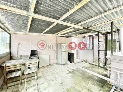 Lovely 1 bedroom on high floor with rooftop | For Sale | King's Court 金翠樓 _0