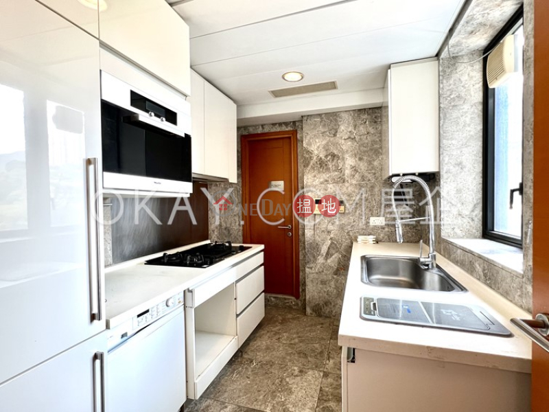 HK$ 16.8M | Phase 6 Residence Bel-Air | Southern District | Lovely 2 bedroom with balcony & parking | For Sale