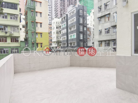 Unique with terrace in Sheung Wan | For Sale | Curios Court 古今閣 _0
