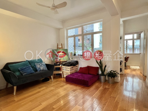 Stylish 2 bedroom on high floor with rooftop | For Sale | 10 Castle Lane 衛城里10號 _0
