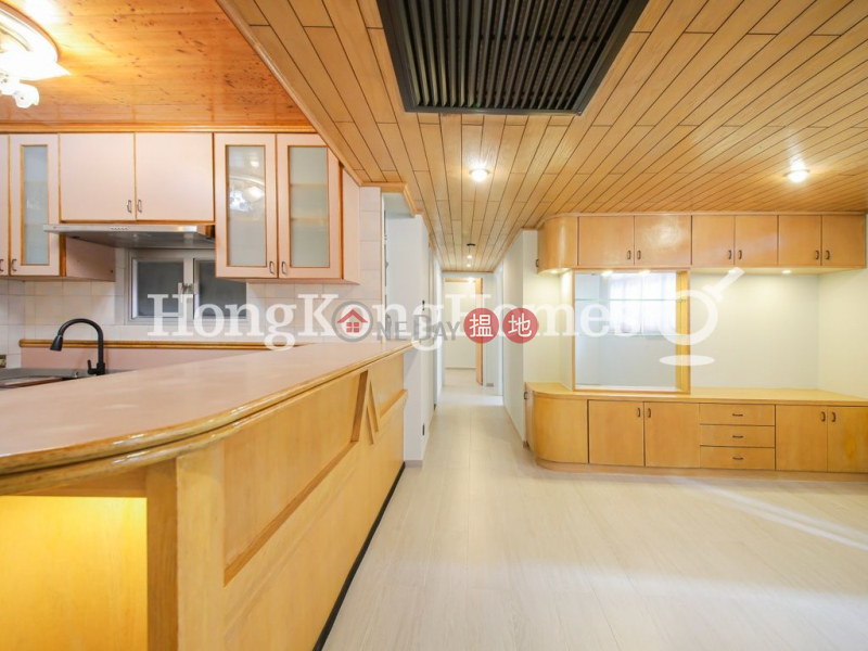 3 Bedroom Family Unit for Rent at Sun Luen Building, 29-31 Bonham Road | Western District | Hong Kong | Rental, HK$ 25,000/ month